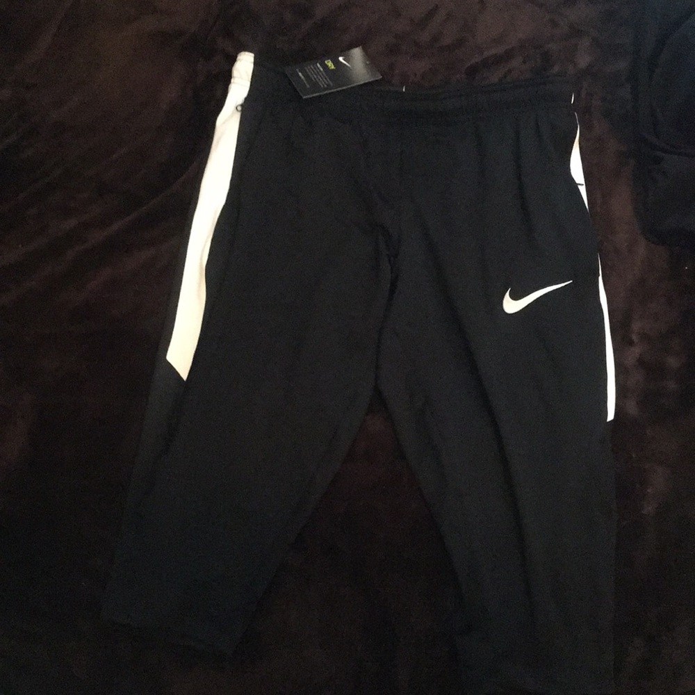 Nike 3/4  training pants